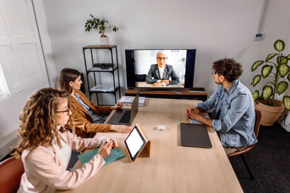 virtual office croatia - hibridni način rada - hybrid work model